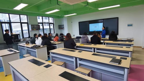 人工智能教學(xué)培訓(xùn)會議在湖南省智慧教育裝備展示體驗中心成功舉辦，聚焦營利性民辦職業(yè)技能培訓(xùn)機構(gòu)發(fā)展